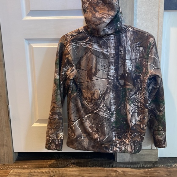 RealTree Women ‘s Camo Hoodie - Picture 3 of 8